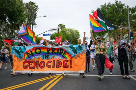 gay bds|Queer Activists Are Making BDS a Key Question of Pride This Year.